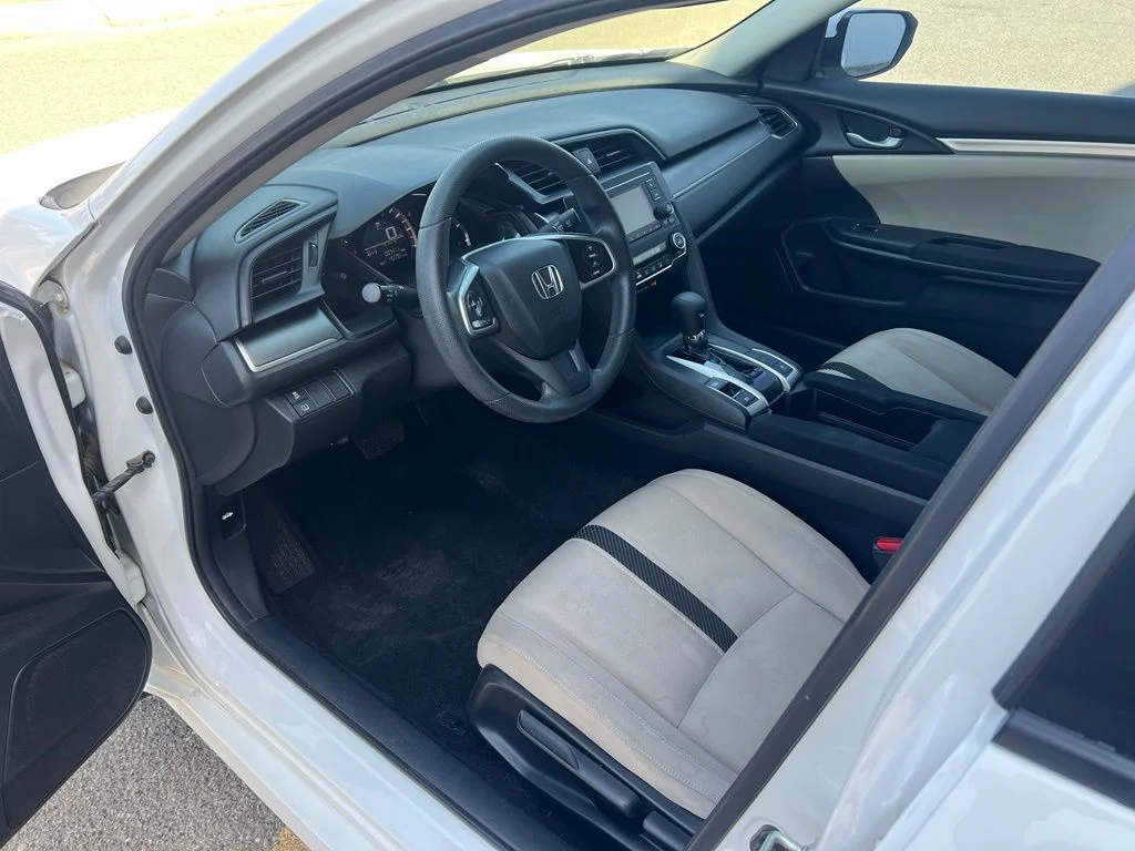 Used 2018 Taffeta White Honda LX image 10