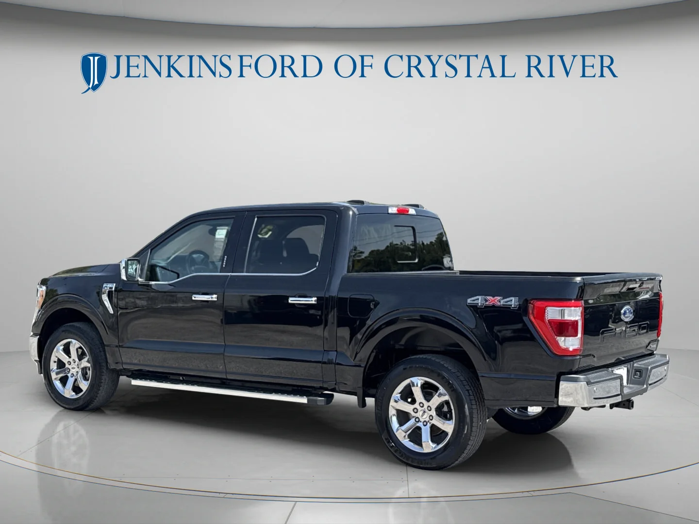 Used 2022 Agate Black Metallic Ford LARIAT image 10