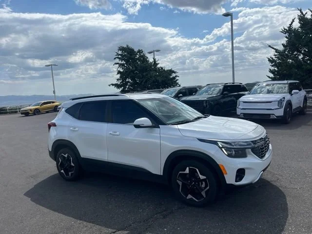 Certified Used 2024 Snow White Pearl Kia EX image 5