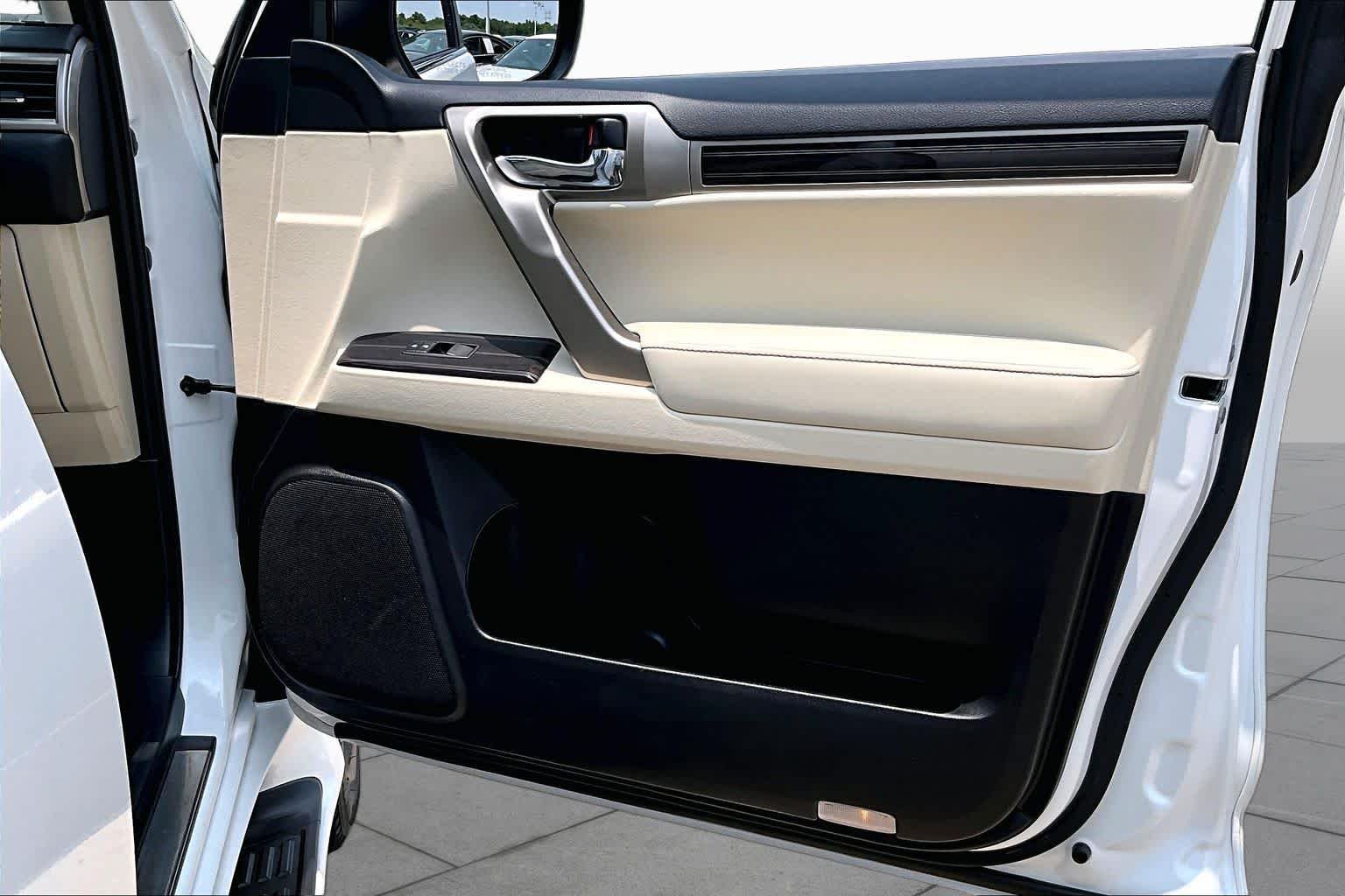 Used 2021 Starfire Pearl Lexus Premium image 22