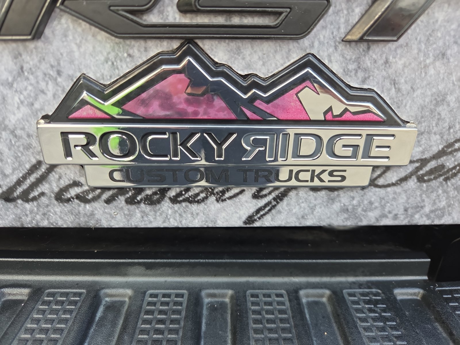 2019 Chevrolet Silverado 1500 RST - Photo 16