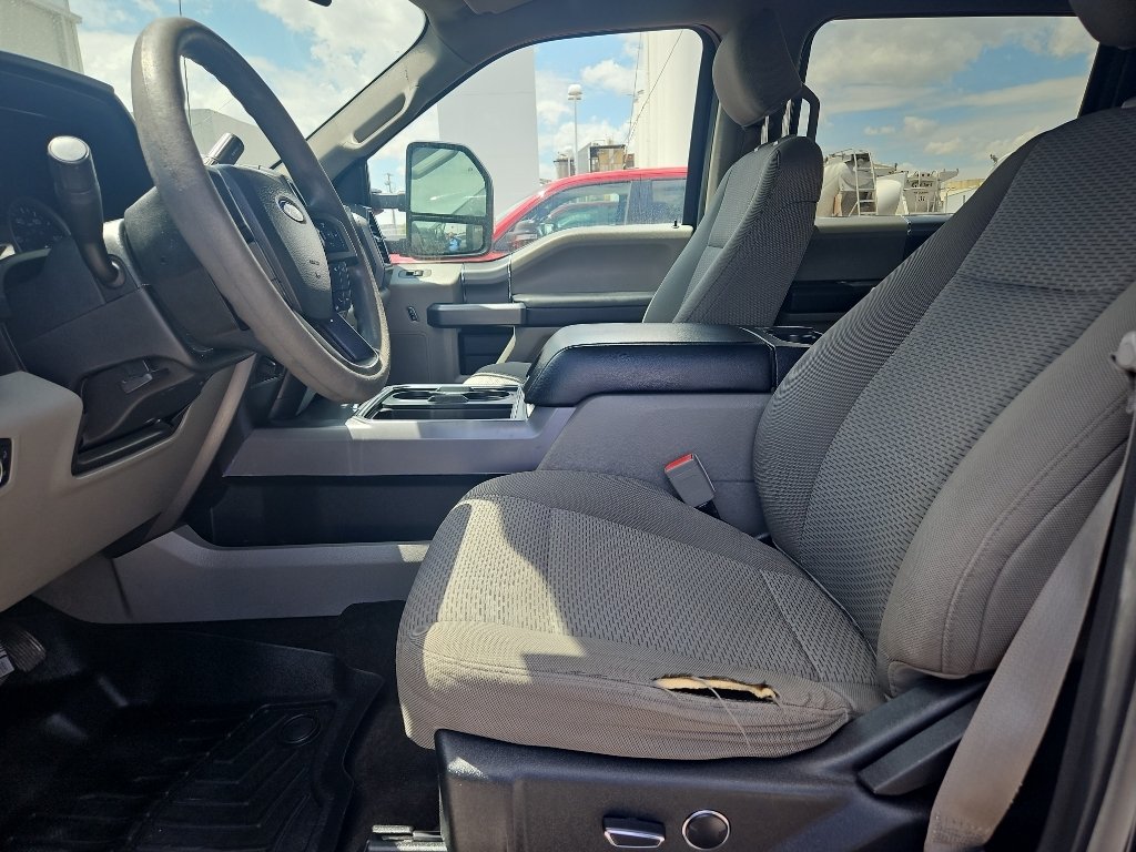 Used 2018 Shadow Black Ford XLT image 8