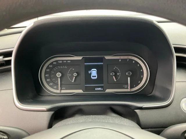Used 2024 White Hyundai SEL image 7