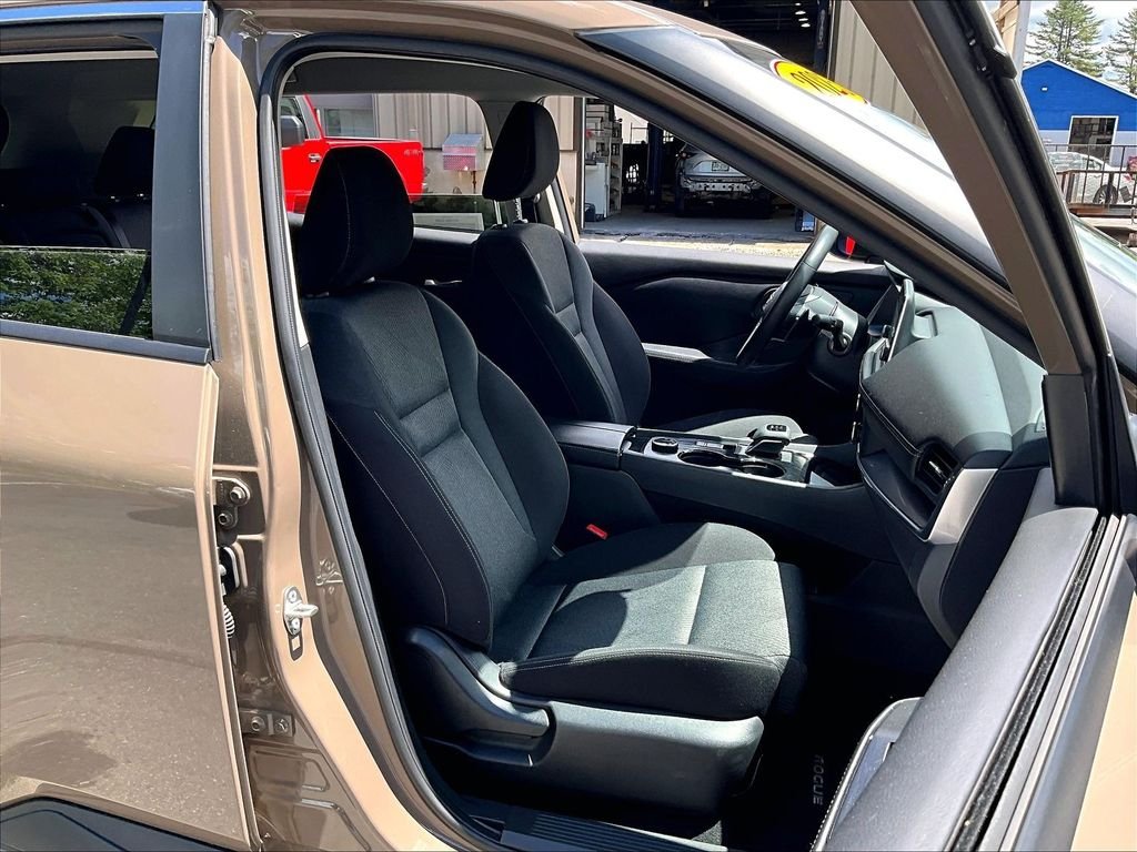 Used 2025 Baja Storm Metallic Nissan SV image 11
