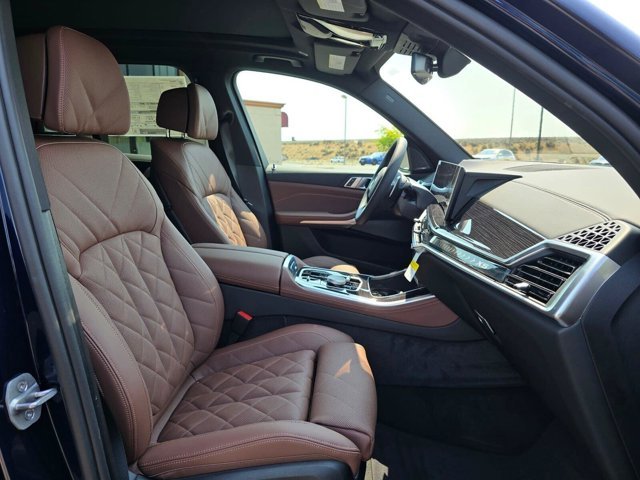 New 2026 Tanzanite Blue II Metallic BMW xDrive50e image 14