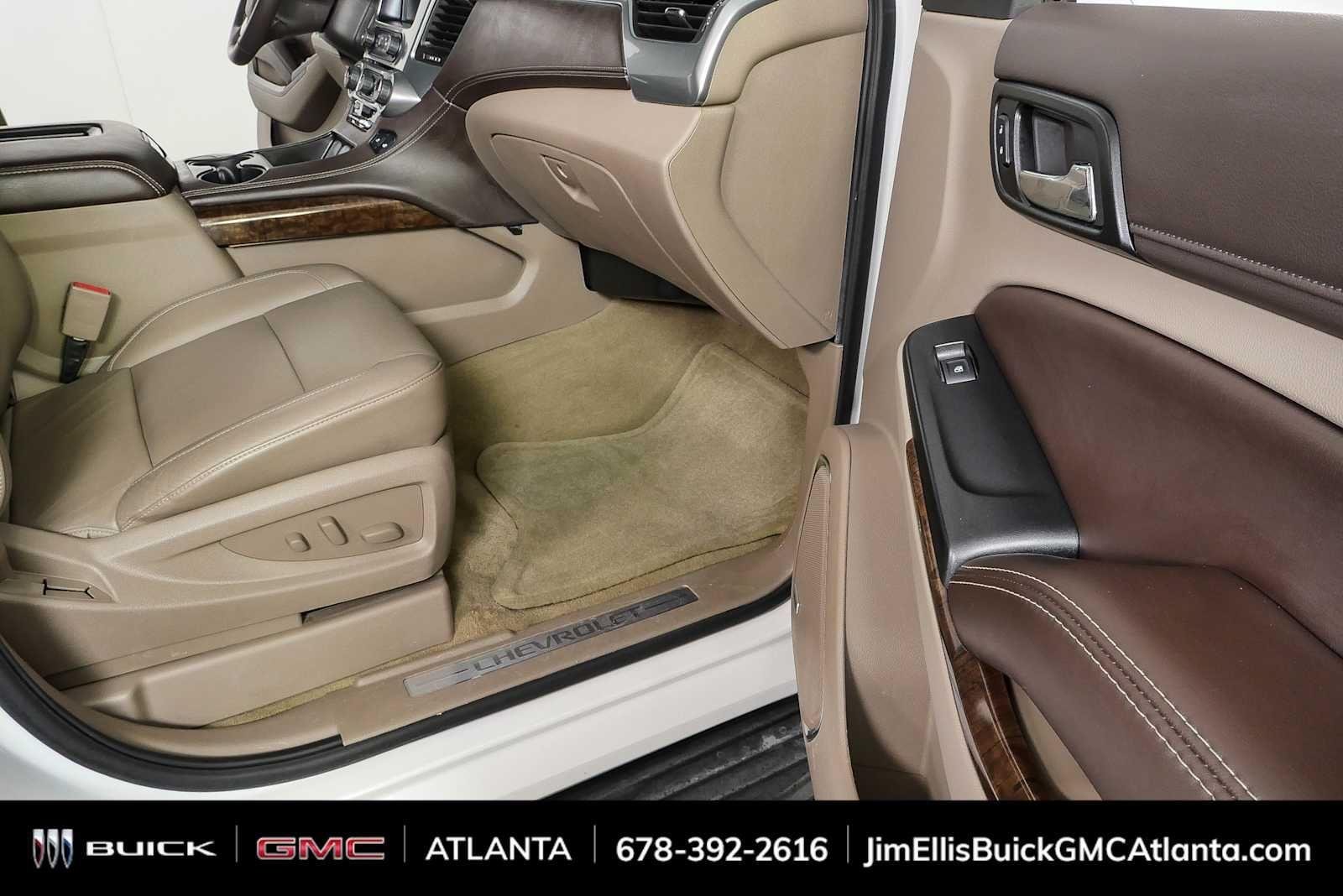 Used 2016 IRIDESCENT PEARL TRICOAT Chevrolet LT image 26