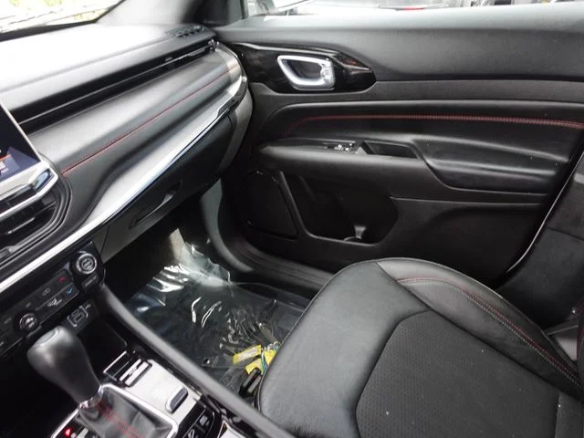Used 2024 White Jeep Trailhawk image 20