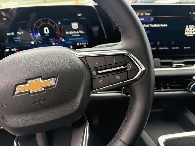 Used 2025 Gray Chevrolet LT image 18