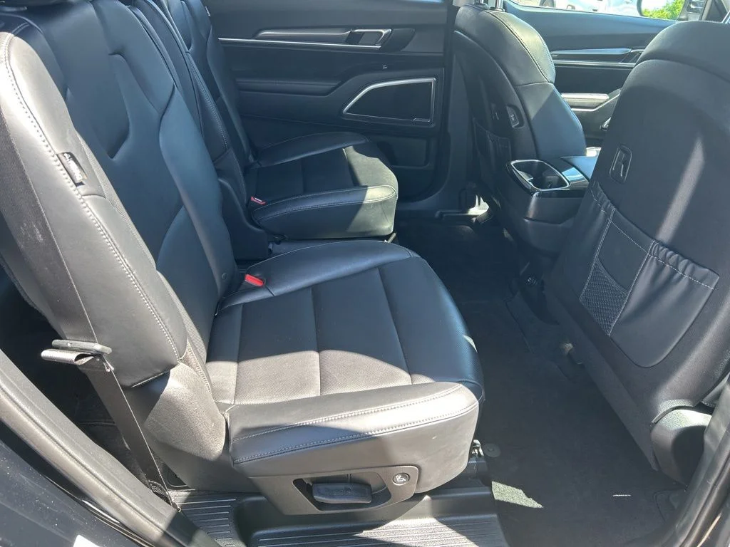 Used 2024 Black Kia S image 24