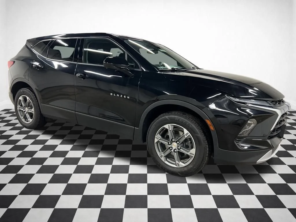 2023 Chevrolet Blazer 2.0T 2LT AWD's photo