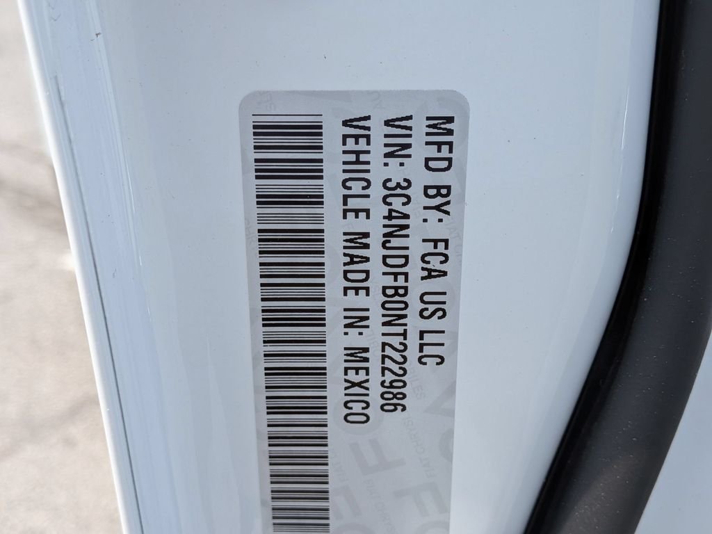 Used 2022 White Jeep Latitude Lux image 27