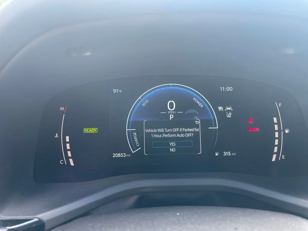 2025 Toyota Camry SE - Photo 30