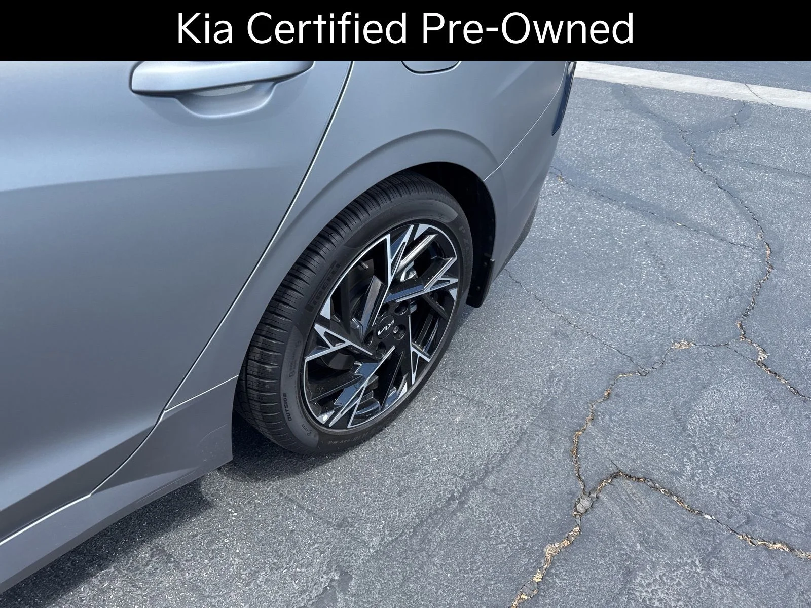 2025 Kia K5 GT-Line - Photo 12