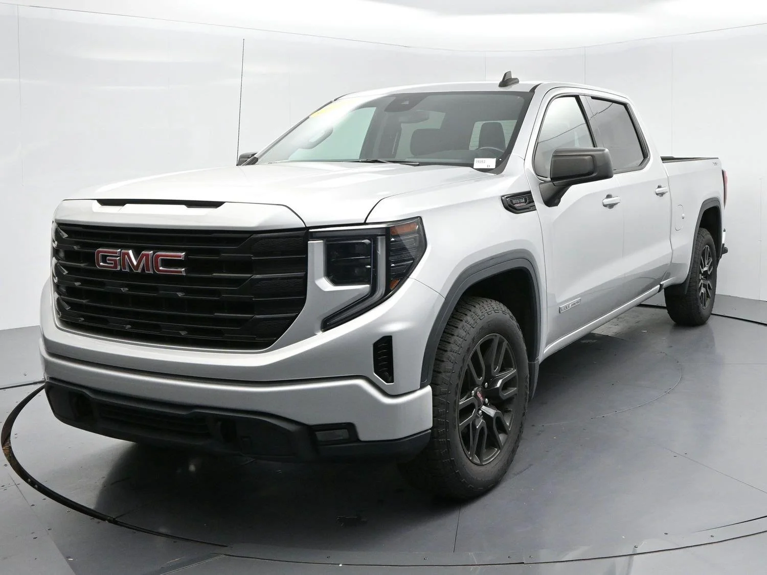 Used 2022 Quicksilver Metallic GMC Elevation image 3