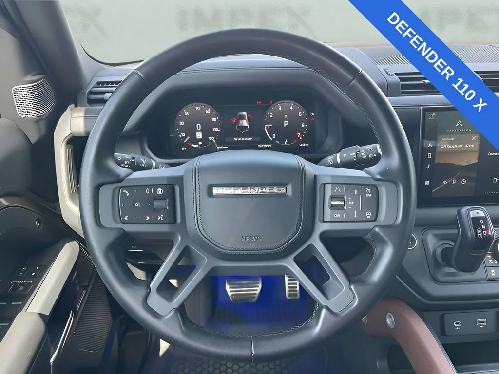 Used 2024  Land Rover X image 16