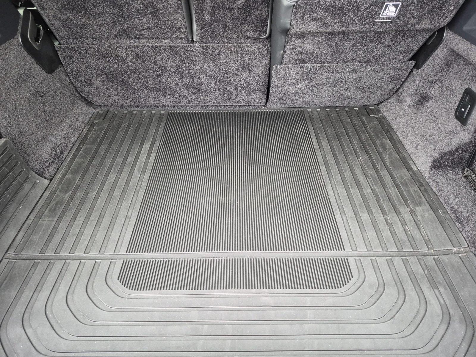 Used 2023 Eiger Grey Metallic Land Rover Autobiography image 35