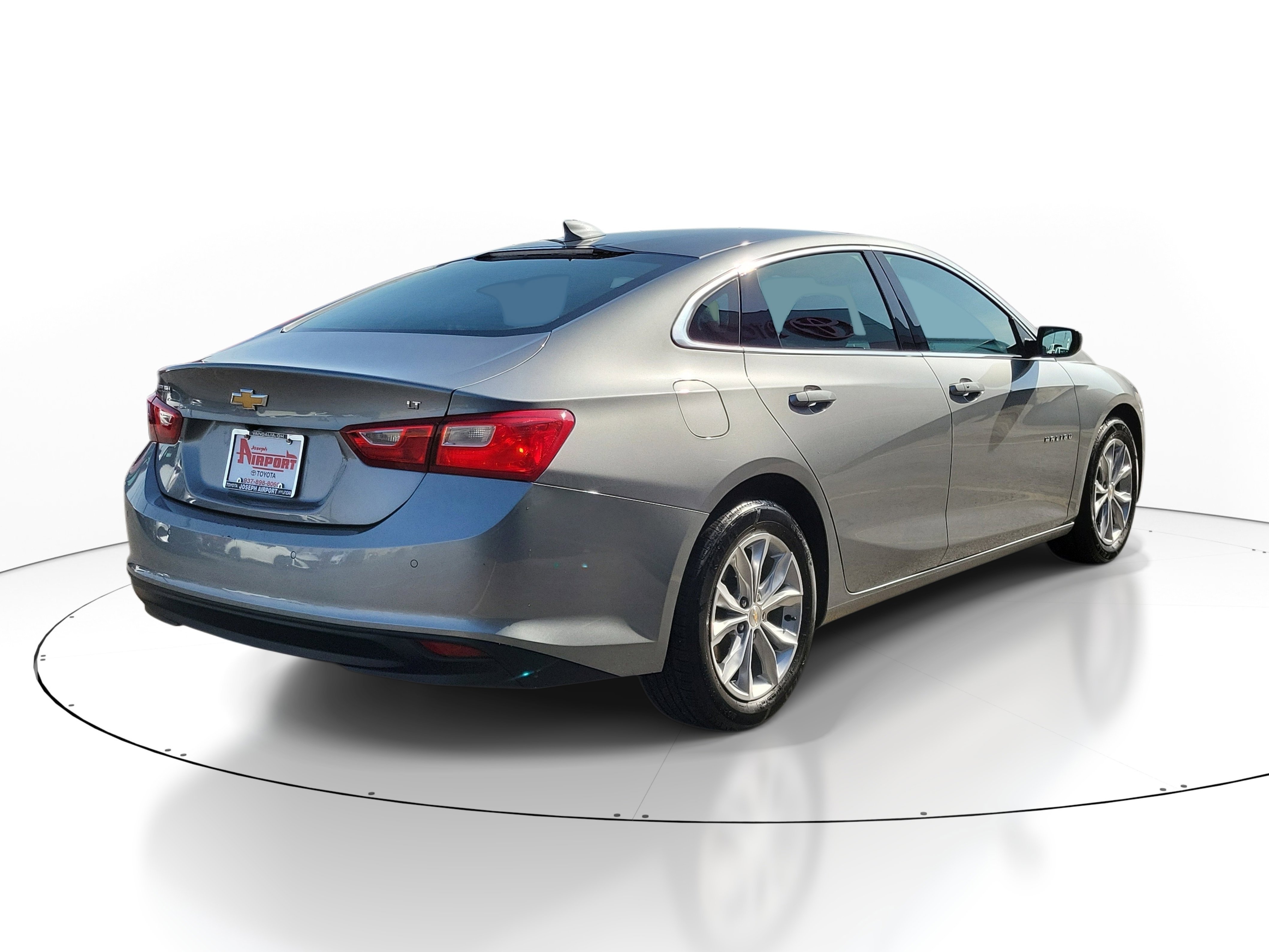 Used 2024 Sterling Gray Metallic Chevrolet LT image 4