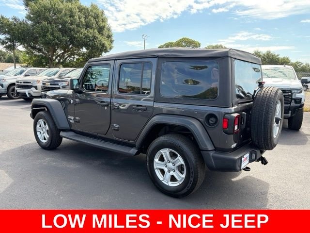 Used 2020 Gray Jeep Unlimited Sport S image 4