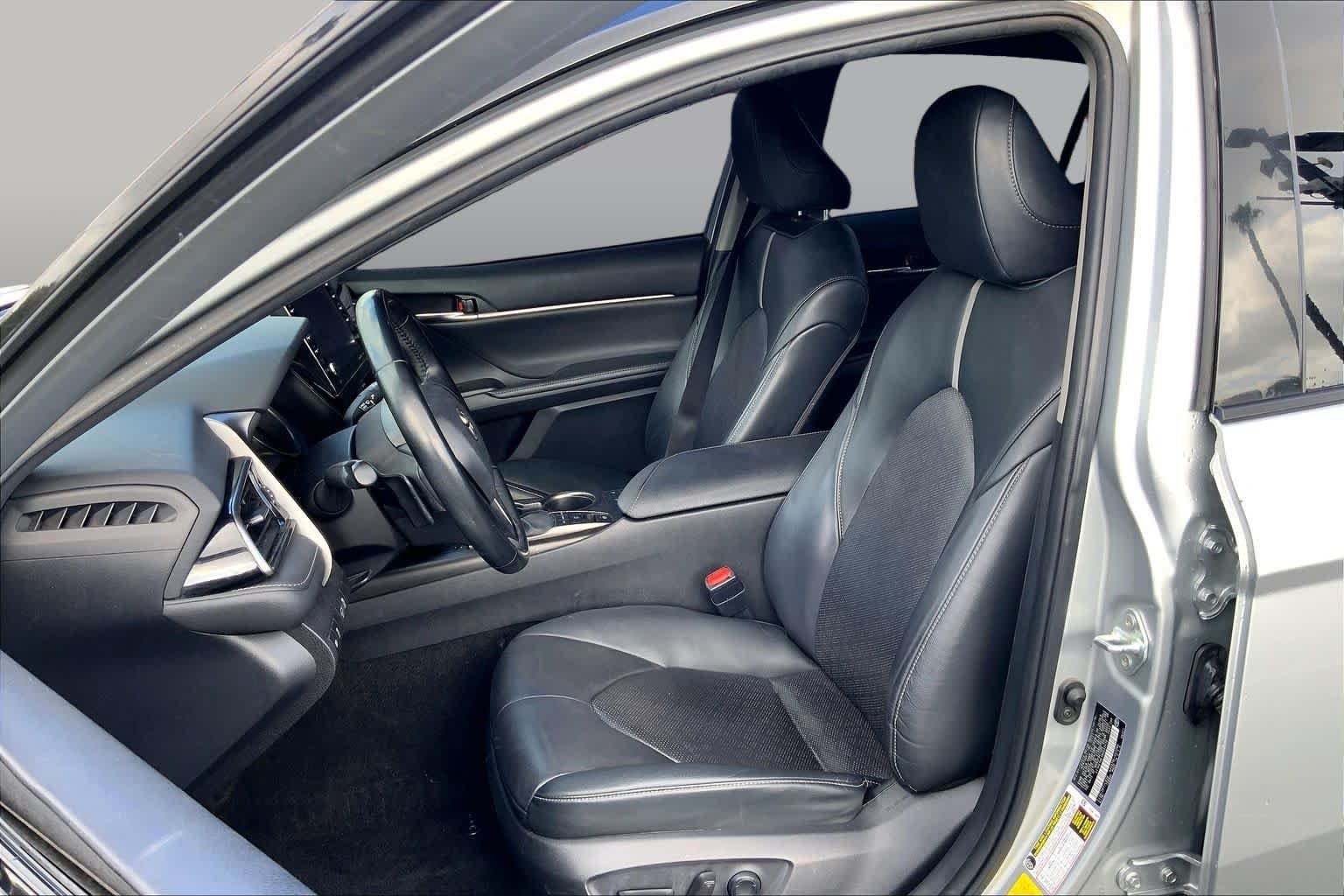 Used 2022 Celestial Silver Metallic/Midnight Black Metallic Toyota XSE image 7