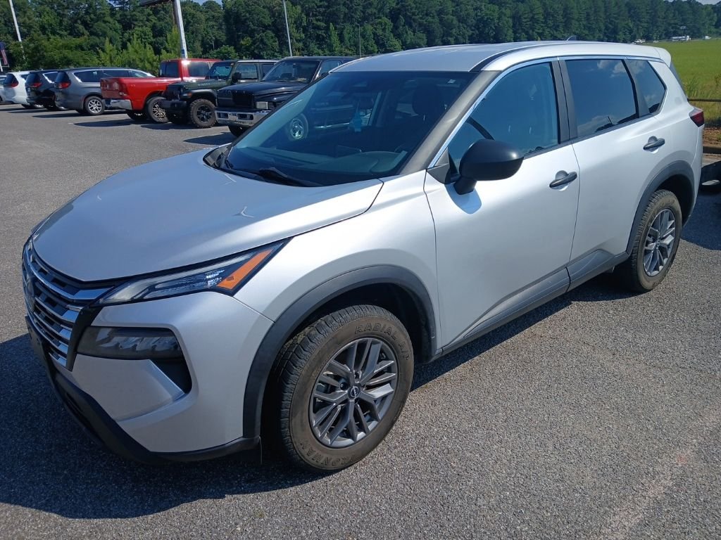 Used 2024 Silver Nissan S image 2