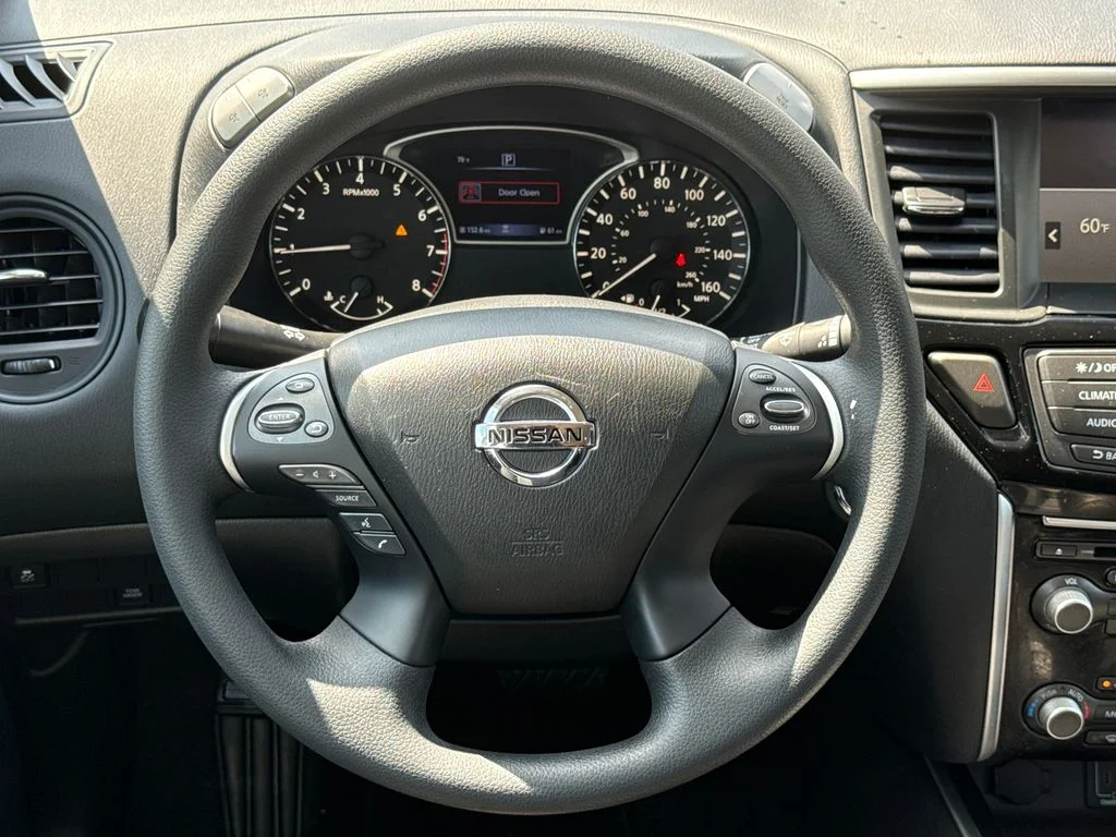 Used 2020 Glacier White Nissan S image 14
