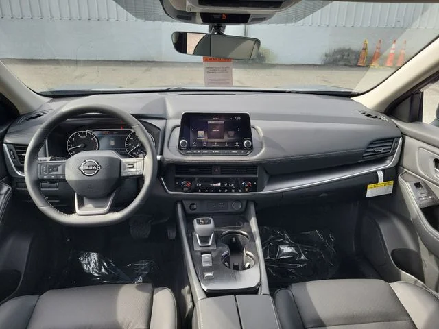 New 2026 Everest White Pearl TriCoat Nissan Dark Armor™ image 22