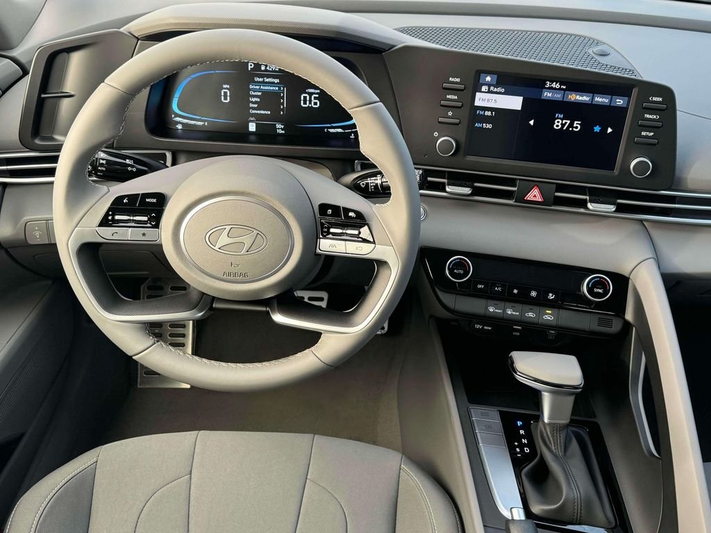 2025 Hyundai Elantra SEL - Photo 36