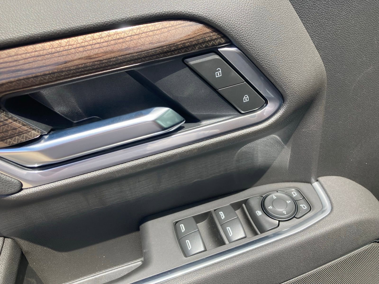 2025 Chevrolet Silverado 1500 LT - Photo 15