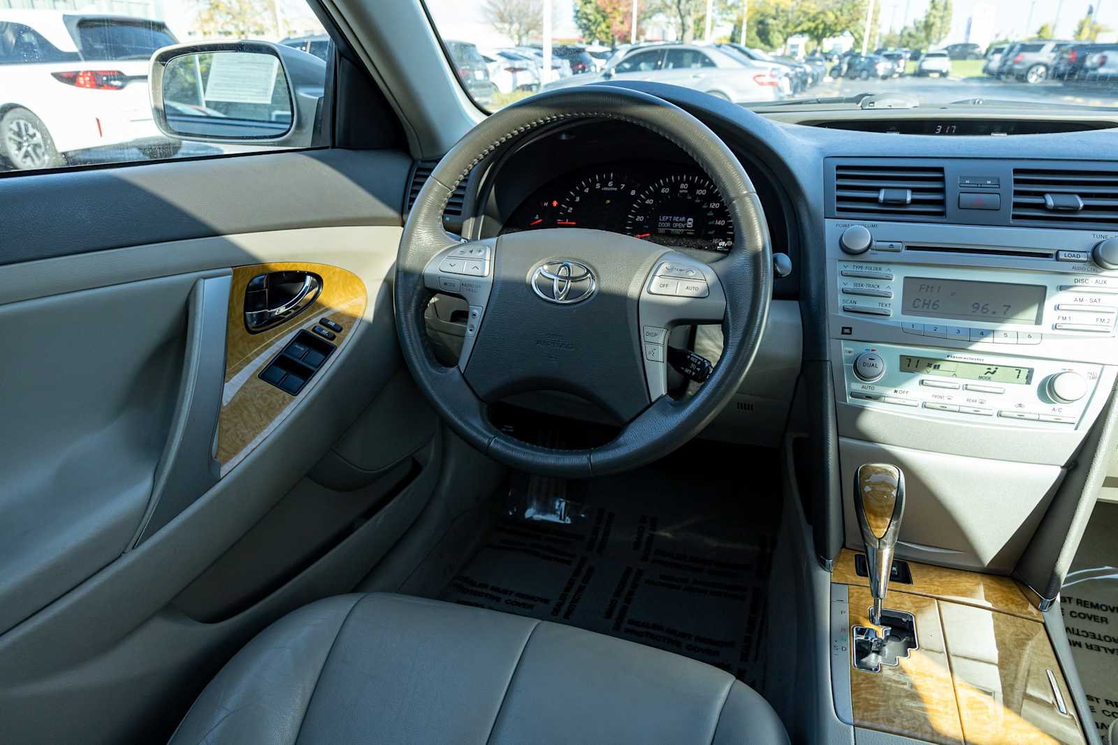 Used 2007 Desert Sand Mica Toyota LE image 9