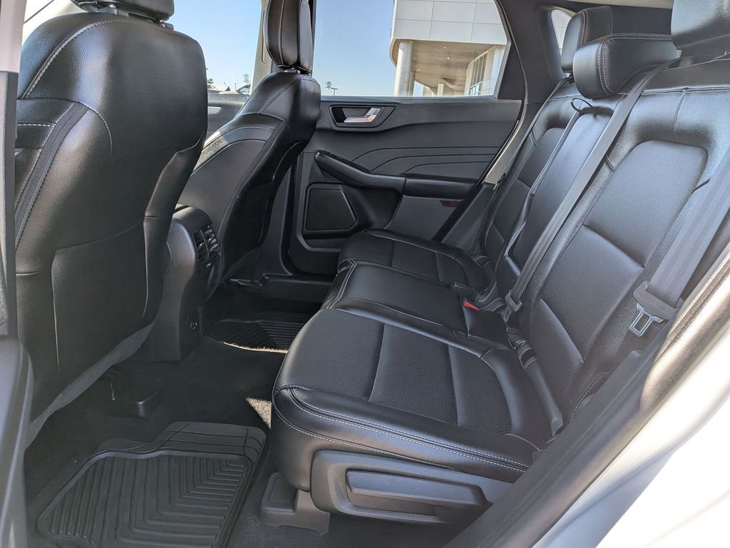 Used 2022 Star White Metallic Tri-Coat Ford SEL image 19