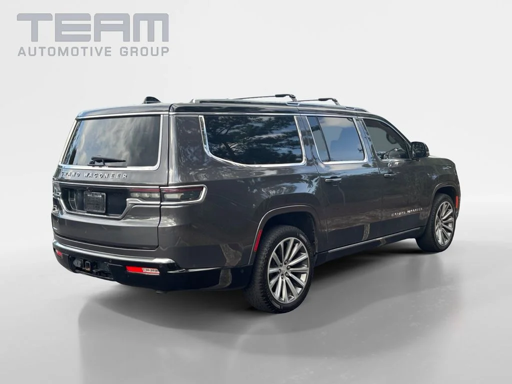 Used 2023 Gray Jeep Base image 7