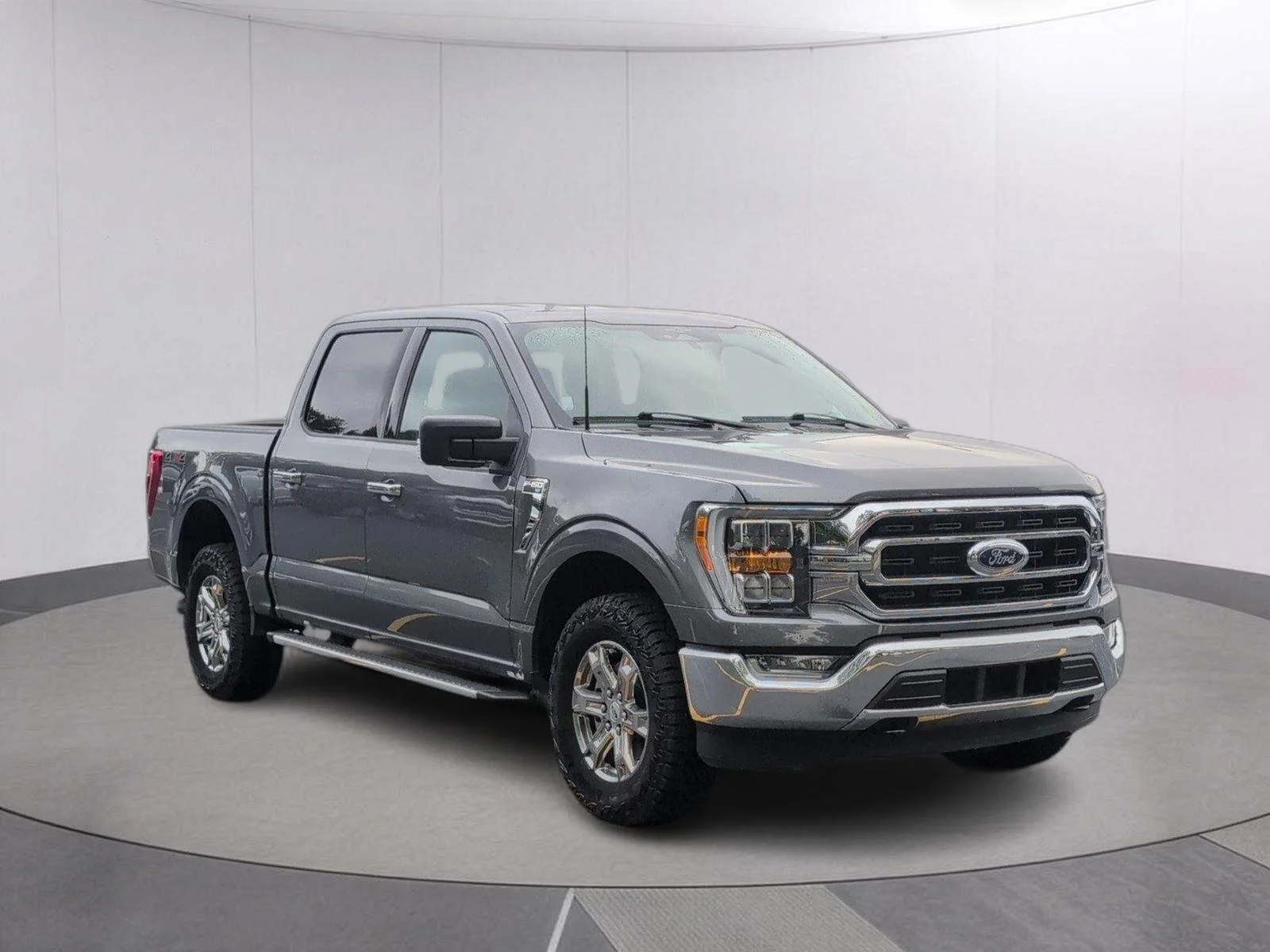 Used 2023 Carbonized Gray Ford XLT image 9