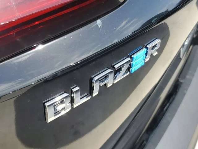 New 2025 Black Chevrolet LT image 11