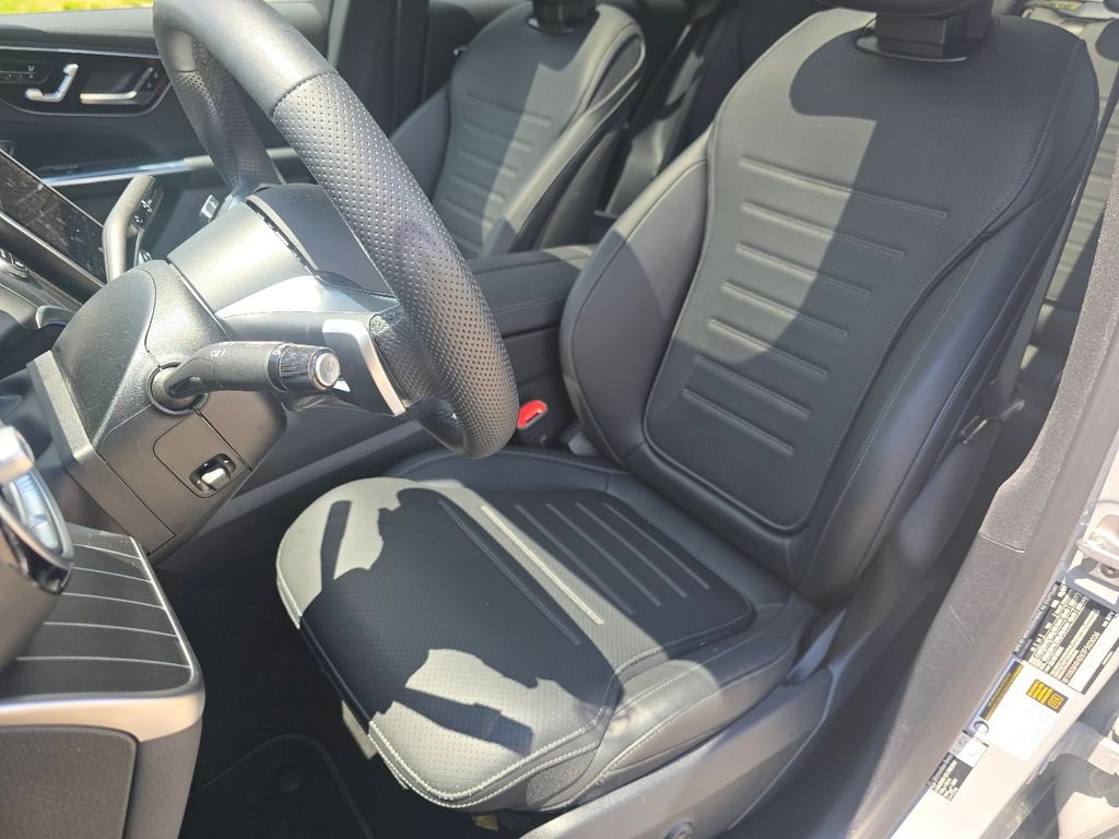 Used 2026 Alpine Grey Mercedes-Benz GLC 300 image 26