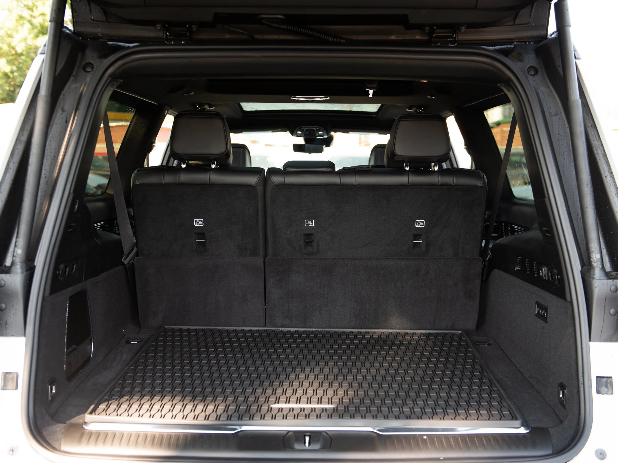 New 2026 White Jeep Summit Obsidian* image 28