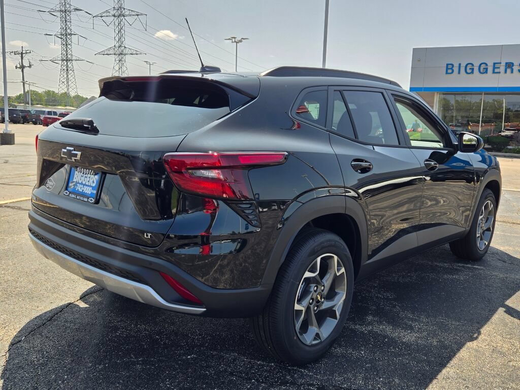 2026 Chevrolet Trax LT - Photo 10