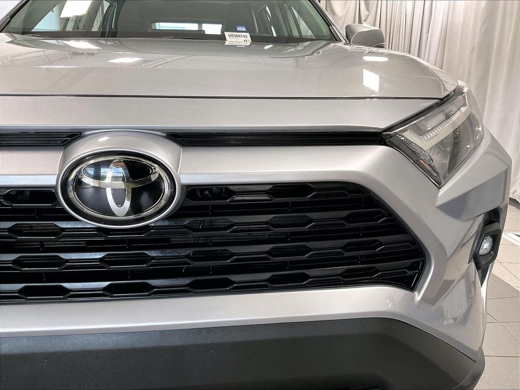 Used 2024 Silver Toyota XLE Premium image 33
