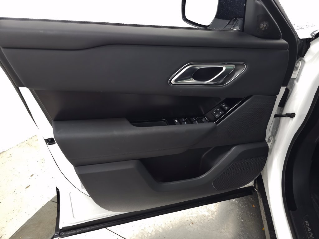 Certified Used 2026 White Land Rover Dynamic SE image 16
