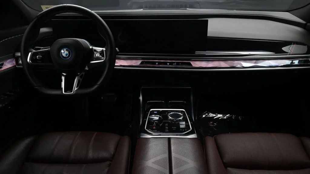 2025 BMW i7 50 - Photo 5