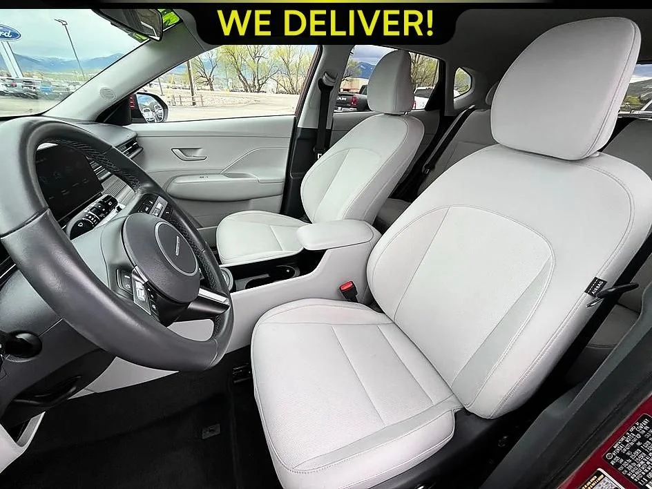 Used 2025 Red Hyundai SEL image 9