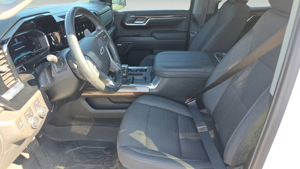 Used 2023 Summit White Chevrolet RST image 15