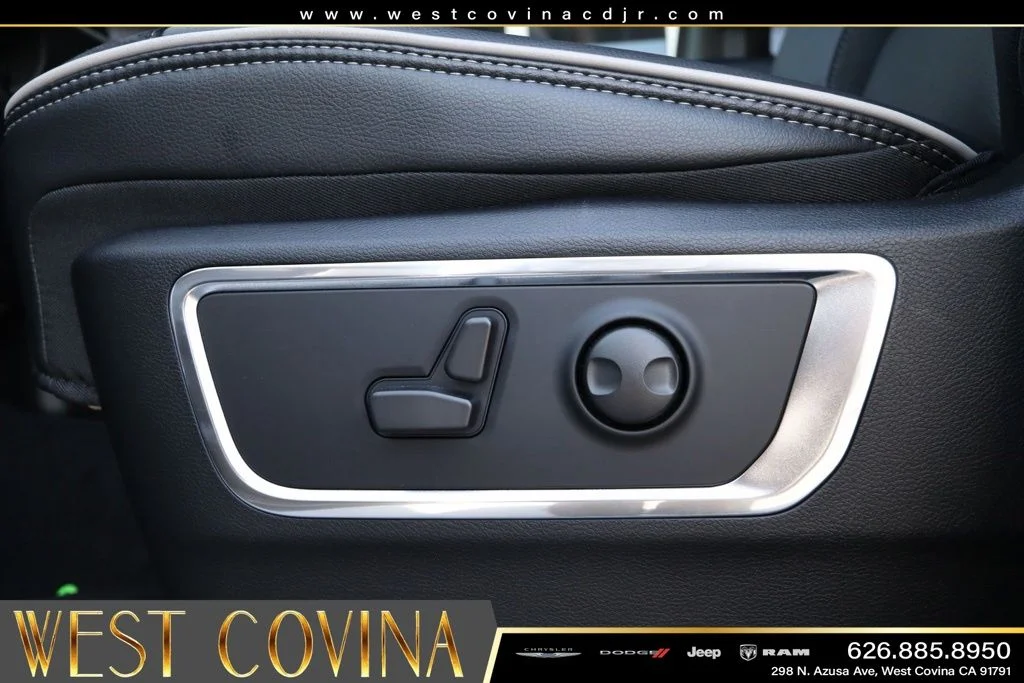 New 2026 Bright White Clear-Coat Exterior Paint RAM Laramie image 14