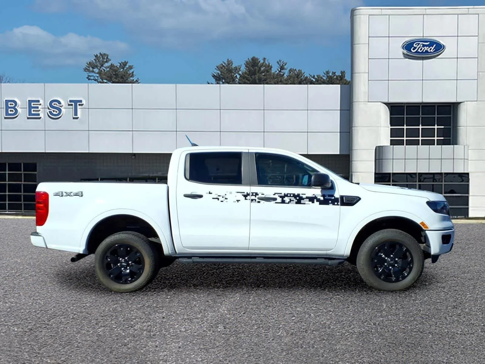 Used 2023 Oxford White Ford XLT image 9