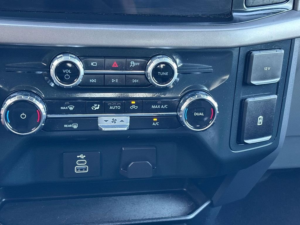 Used 2025 Black Ford XLT image 26