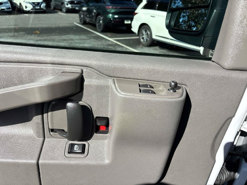 Used 2025 White GMC Work Van image 10