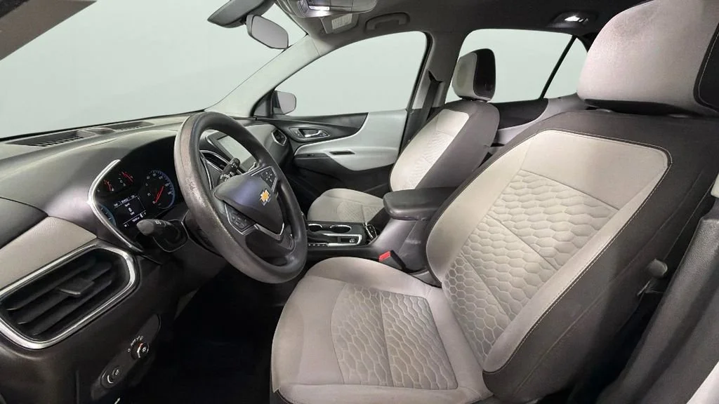 Used 2018 SILVER ICE METALLIC Chevrolet LS image 17