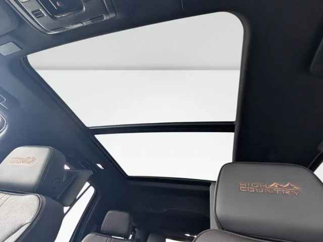 New 2027 Polar White Tricoat Chevrolet High Country image 29