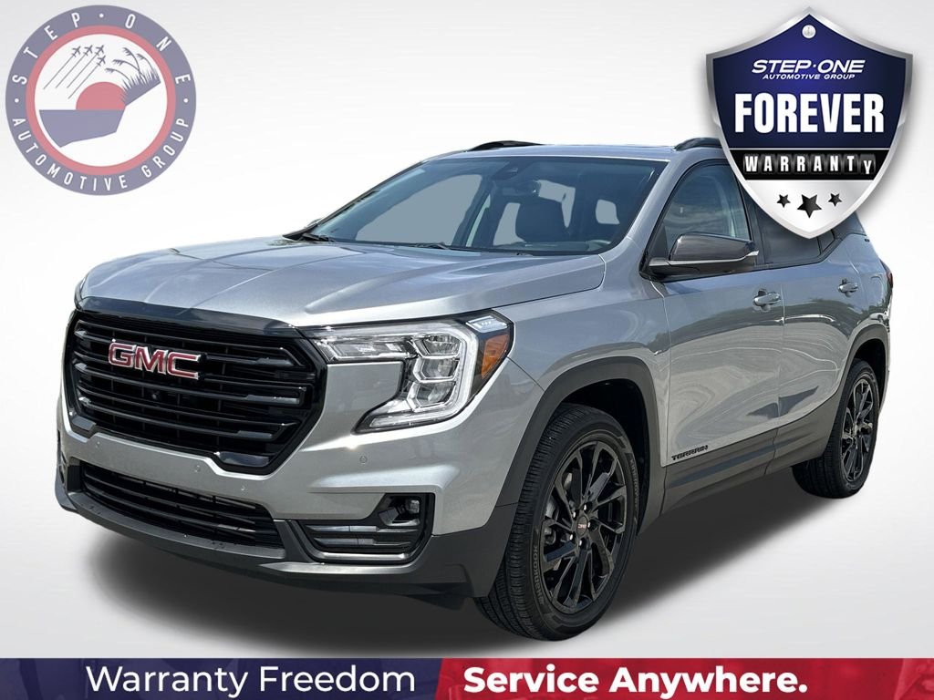 Used 2024 Silver GMC SLT image 2