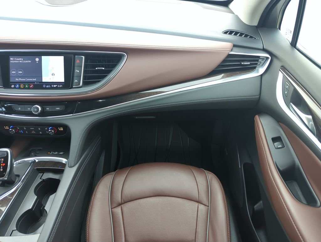 Used 2020 White Buick Avenir image 16
