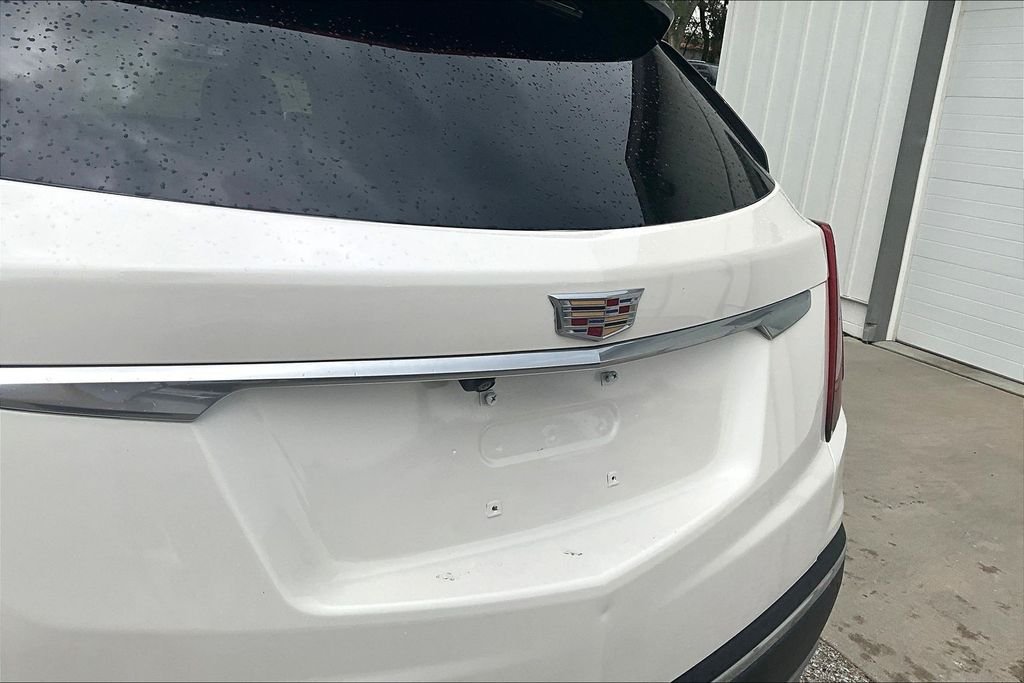 Used 2024 Crystal White Cadillac Premium Luxury image 23